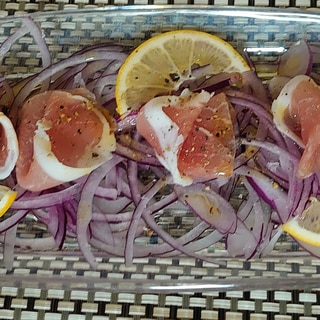 紫タマネギと生ハムのサラダ